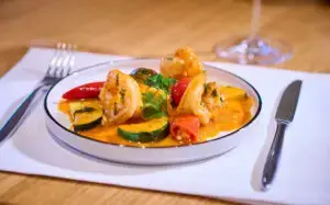 Festlich gedeckter Tisch in der Eventlocation Tuval Eventspace Essen