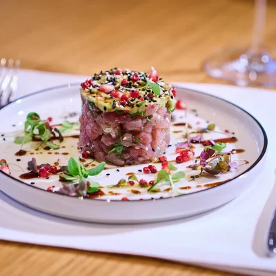 Tuval Eventspace - Türmchen vom Tunfisch